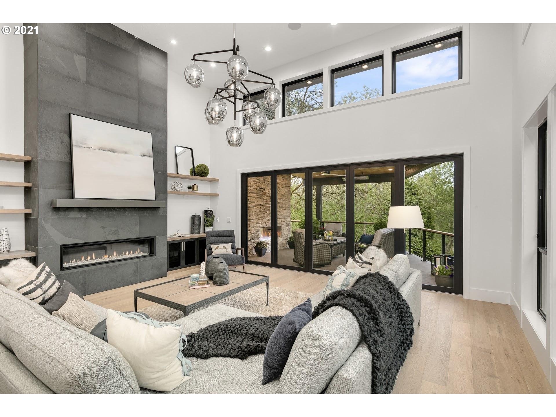 13589 Goodall Road Lake Oswego, OR 97034 - Photo 4 of 32 Gallery Image 4