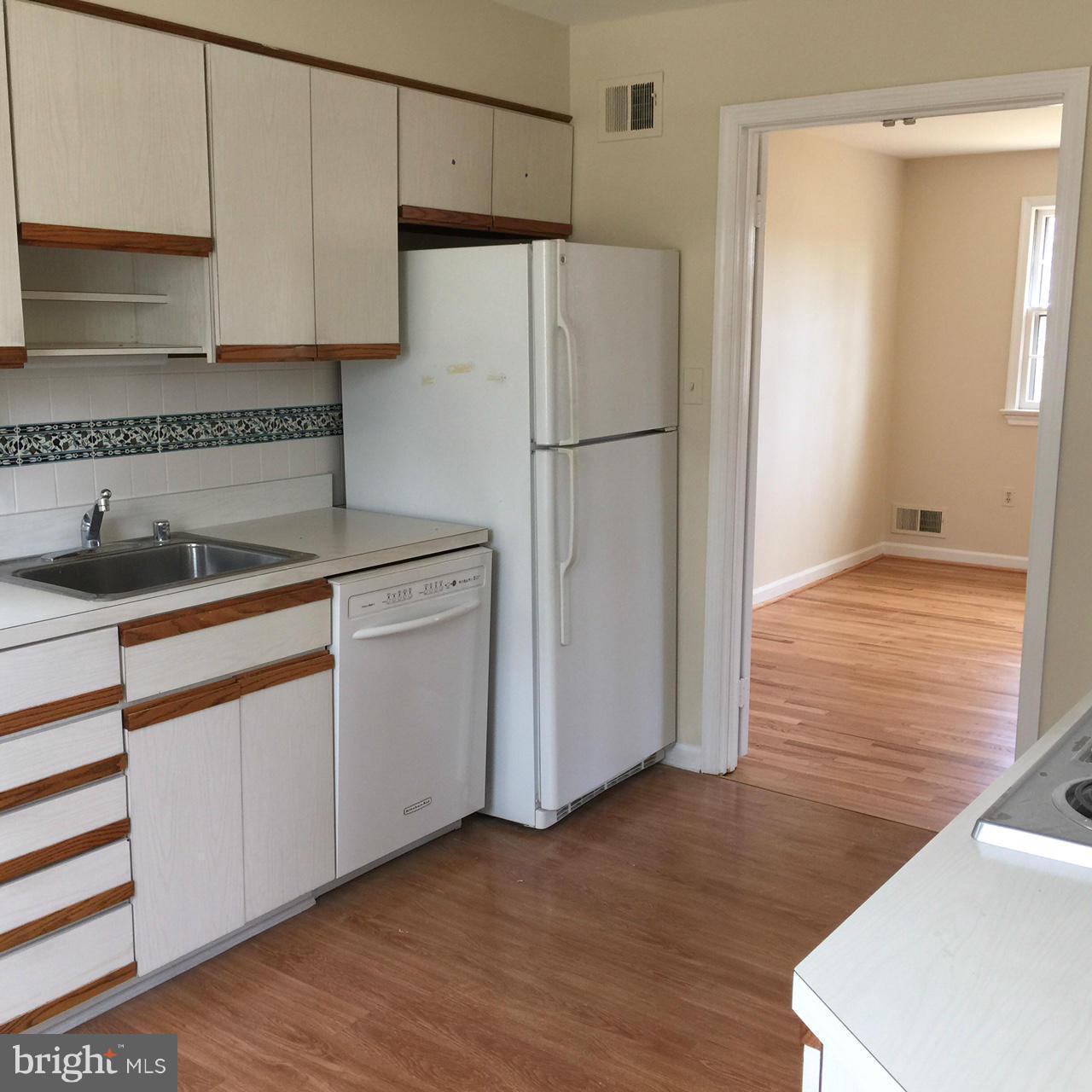 8805 Brierly Road Chevy Chase, MD 20815 - Photo 7 of 29 Kitchen