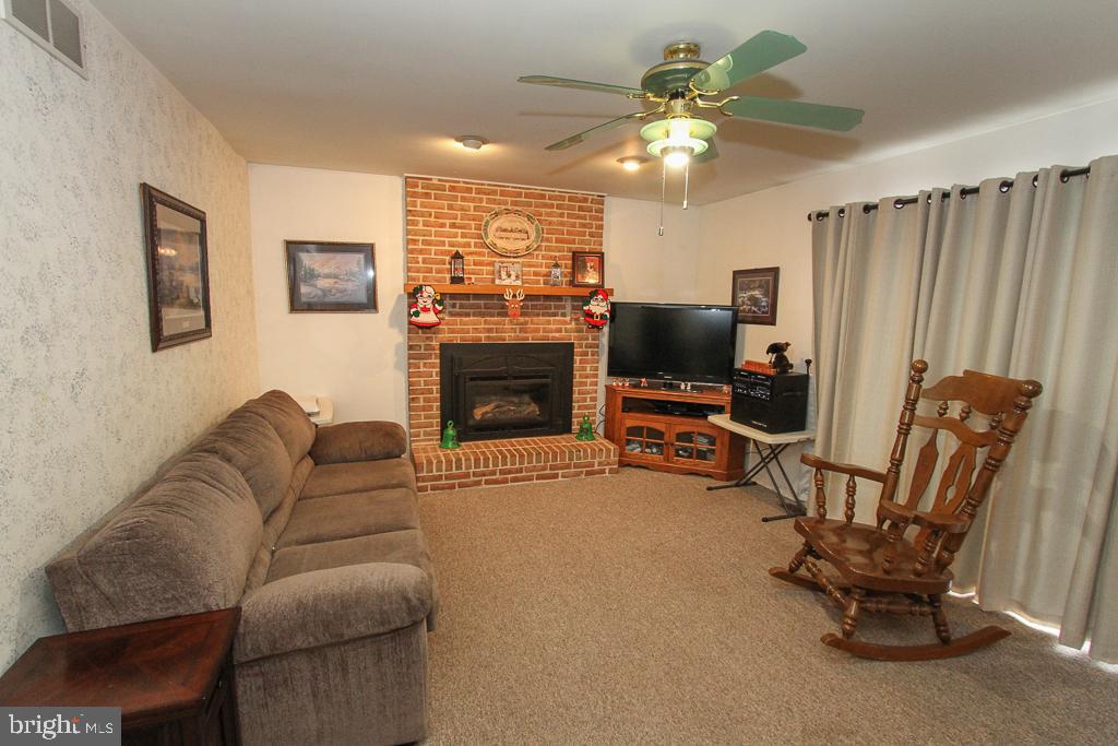 2478 Rosenberry Road Gilbertsville, PA 19525 - Photo 8 of 39 Gallery Image 8