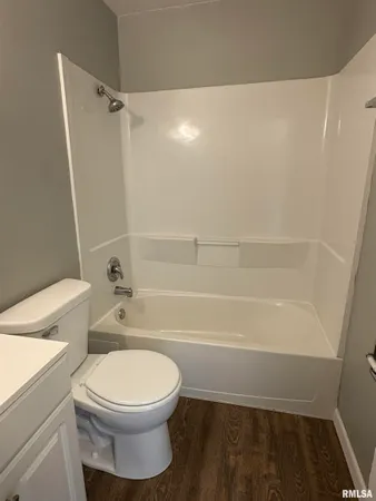 $725 | 140 West Bluff Street, Unit A1, East Peoria, IL 61611