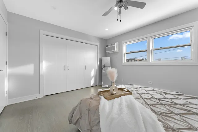 $234,900 | 3109 Paris Avenue, Unit 204, River Grove, IL 60171