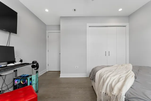 $234,900 | 3109 Paris Avenue, Unit 204, River Grove, IL 60171