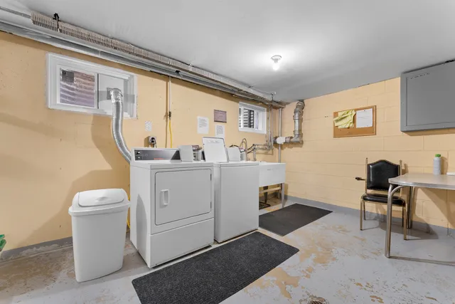 $234,900 | 3109 Paris Avenue, Unit 204, River Grove, IL 60171