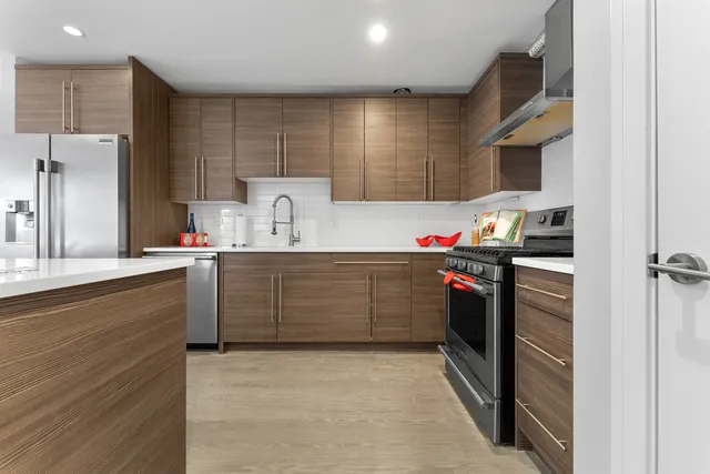 $234,900 | 3109 Paris Avenue, Unit 204, River Grove, IL 60171