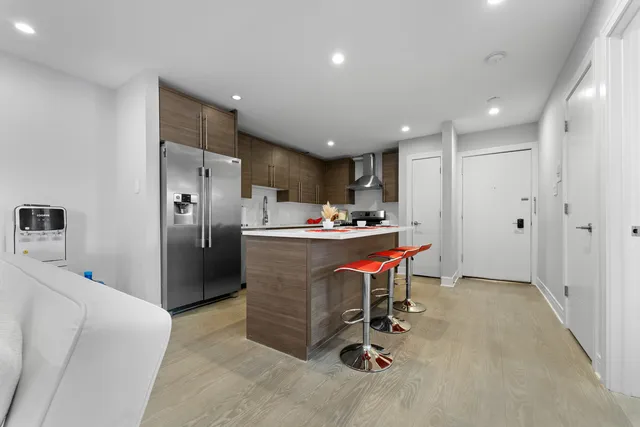 $234,900 | 3109 Paris Avenue, Unit 204, River Grove, IL 60171