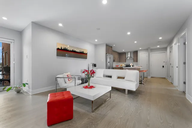 $234,900 | 3109 Paris Avenue, Unit 204, River Grove, IL 60171