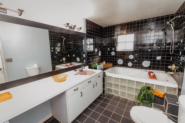 $374,900 | 403 Bigstaff Court, Winter Haven, FL 33884