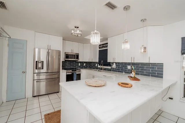 $374,900 | 403 Bigstaff Court, Winter Haven, FL 33884