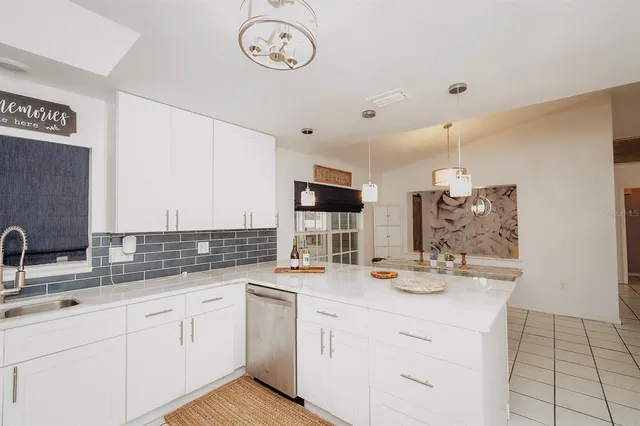 $374,900 | 403 Bigstaff Court, Winter Haven, FL 33884