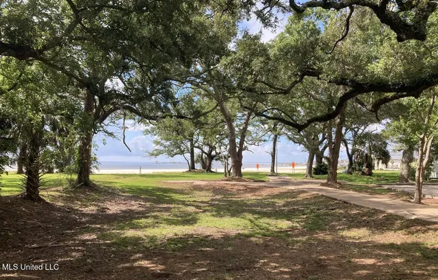 $1,900 | 1822 15th Street, Unit B, Gulfport, MS 39501