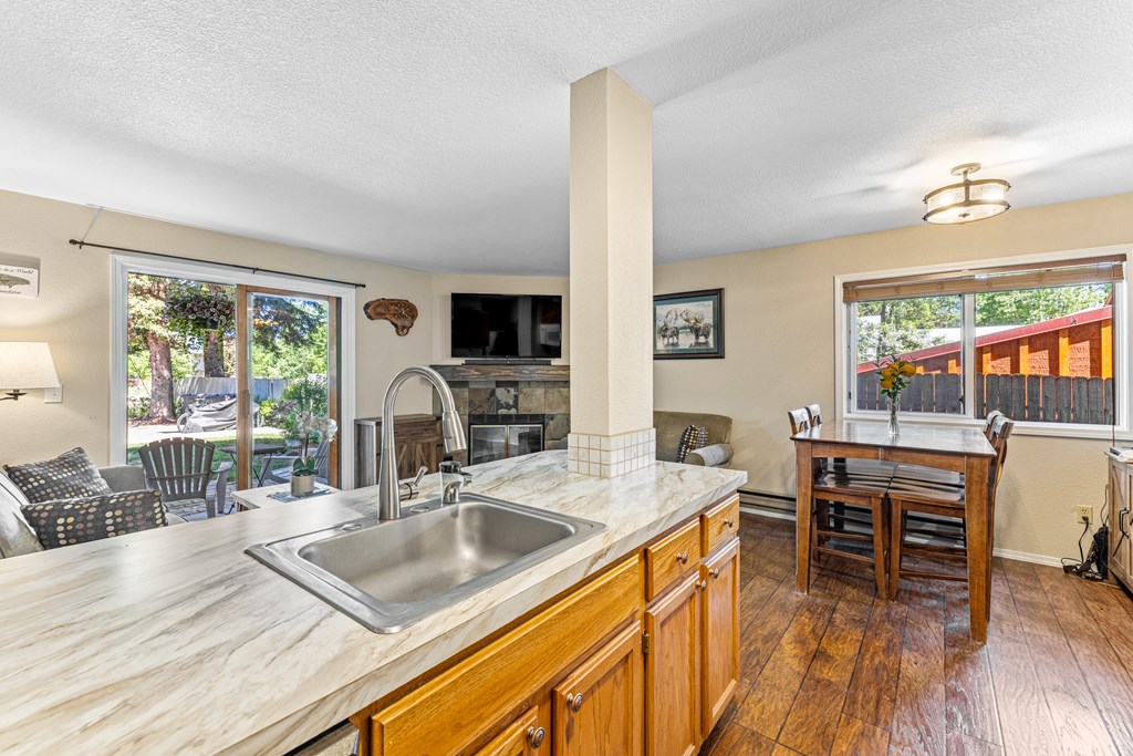 601 Hemlock Street, Unit 3 McCall, ID 83638 - Photo 19 of 31 New countertops