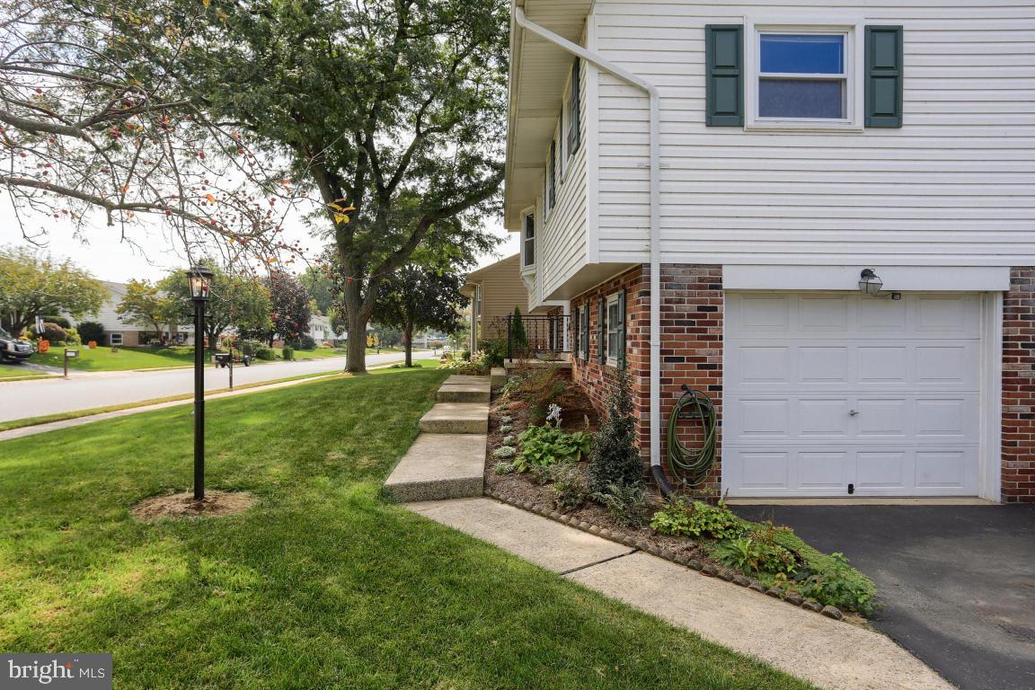 2148 Brockton Road Lancaster, PA 17601 - Photo 2 of 18 Gallery Image 2