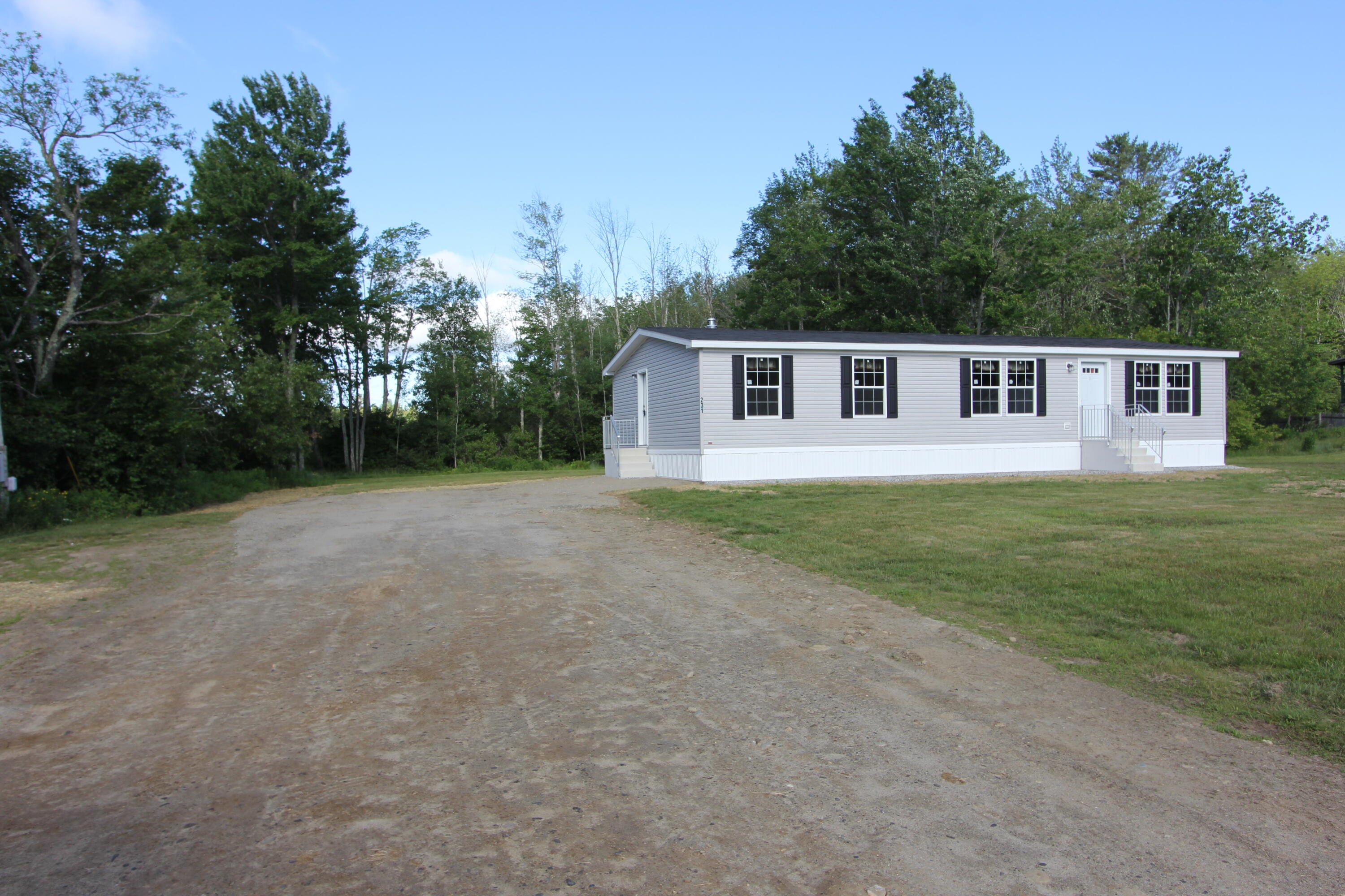 231 Middle Road Sabattus, ME 04280 - Photo 3 of 43 IMG_1075