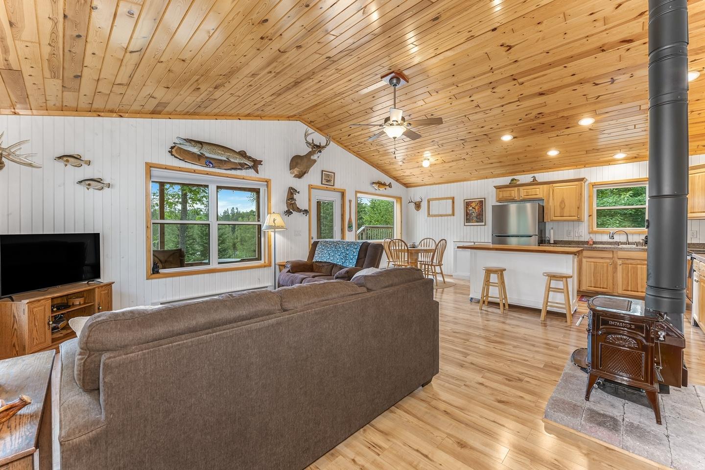 1570 Double Ee Road Park Falls, WI 54552 - Photo 6 of 55 Gallery Image 6