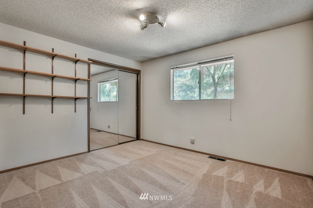 19653 Talbot Road South Renton, WA 98055 - Photo 17 of 25