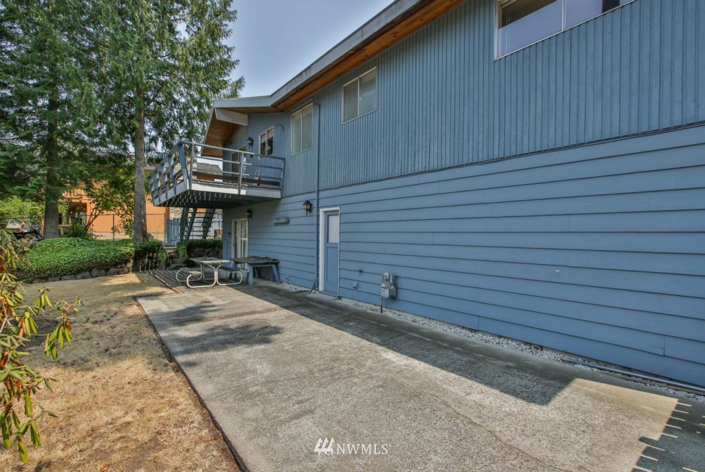 19653 Talbot Road South Renton, WA 98055 - Photo 23 of 25