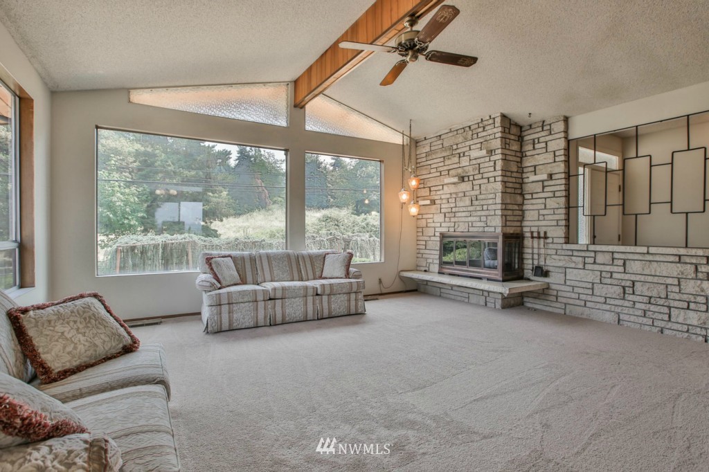 19653 Talbot Road South Renton, WA 98055 - Photo 5 of 25