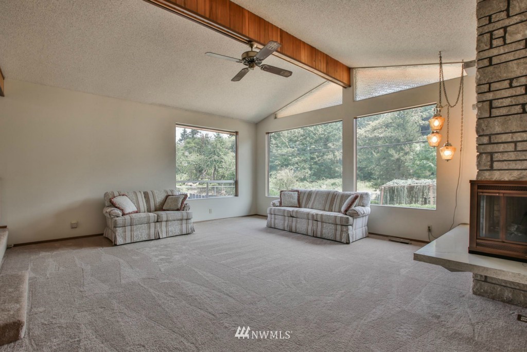 19653 Talbot Road South Renton, WA 98055 - Photo 6 of 25