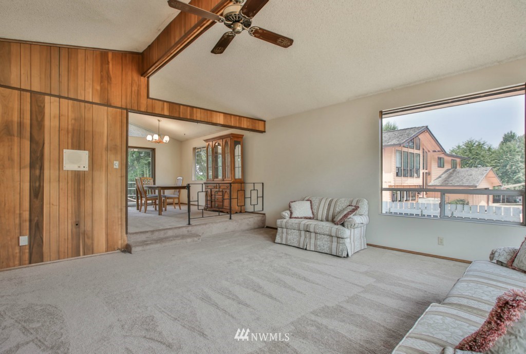 19653 Talbot Road South Renton, WA 98055 - Photo 7 of 25