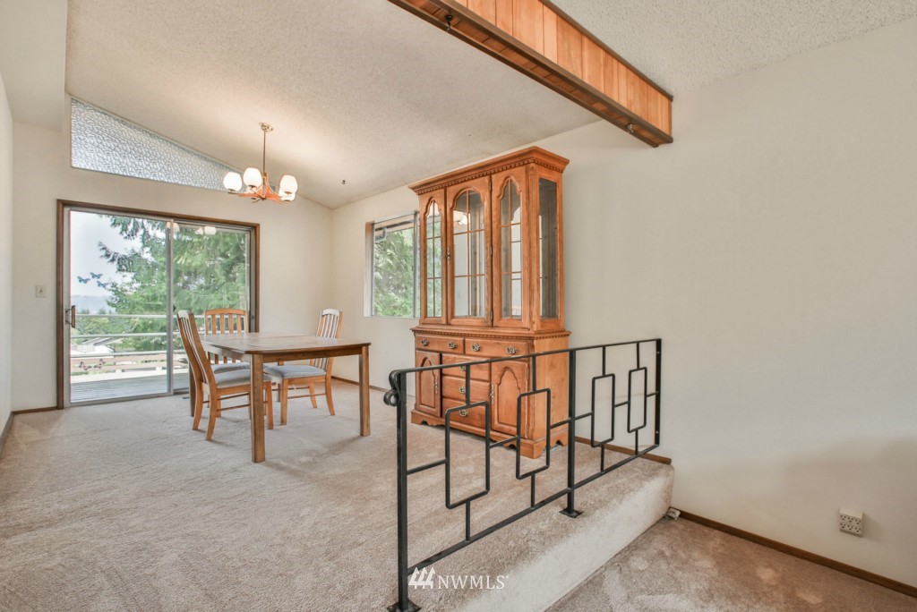 19653 Talbot Road South Renton, WA 98055 - Photo 8 of 25