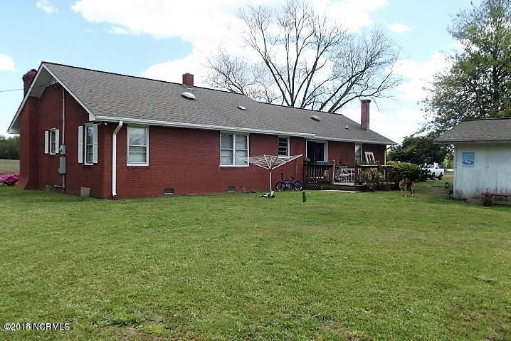 714 Barnes Road Orrum, NC 28369 - Photo 3 of 16 714 Barnes 3