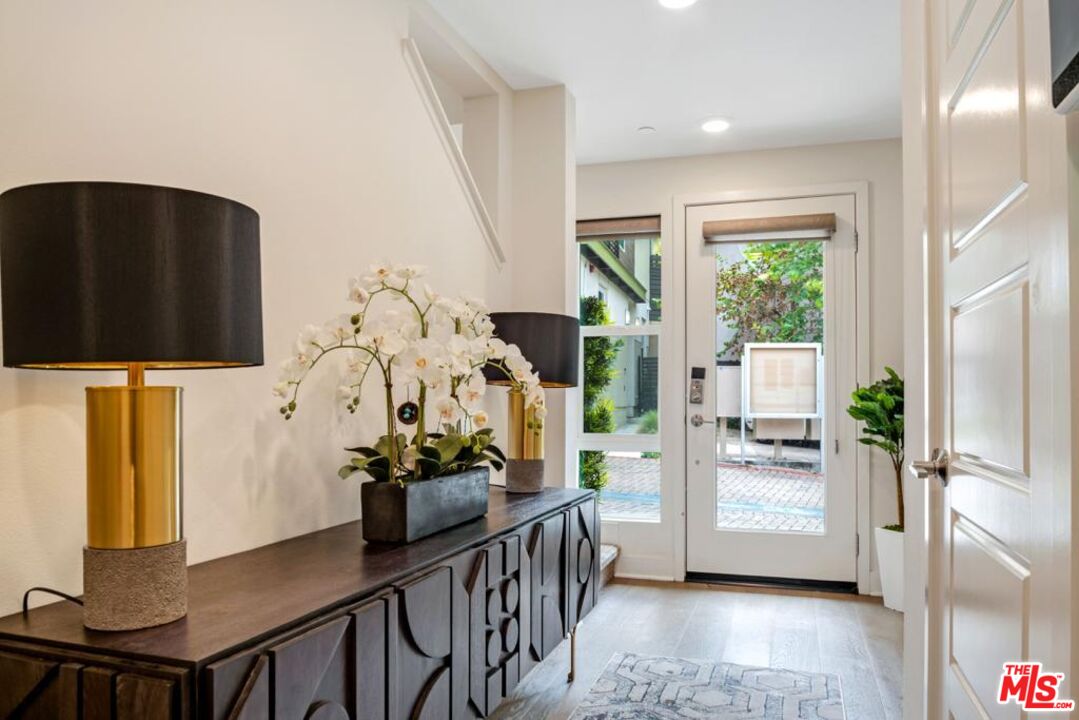 2776 Wright Lane Los Angeles, CA 90068 - Photo 2 of 16 a dining room with furniture and window