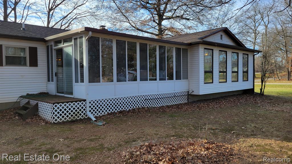 1303 Maple Grove Road Lapeer, MI 48446 - Photo 5 of 38