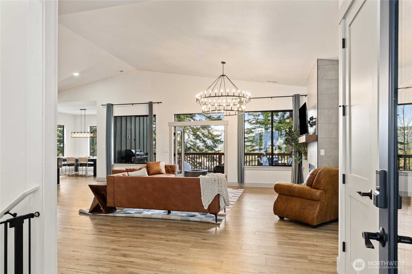 1450 Nelson Siding Road Cle Elum, WA 98922 - Photo 2 of 40