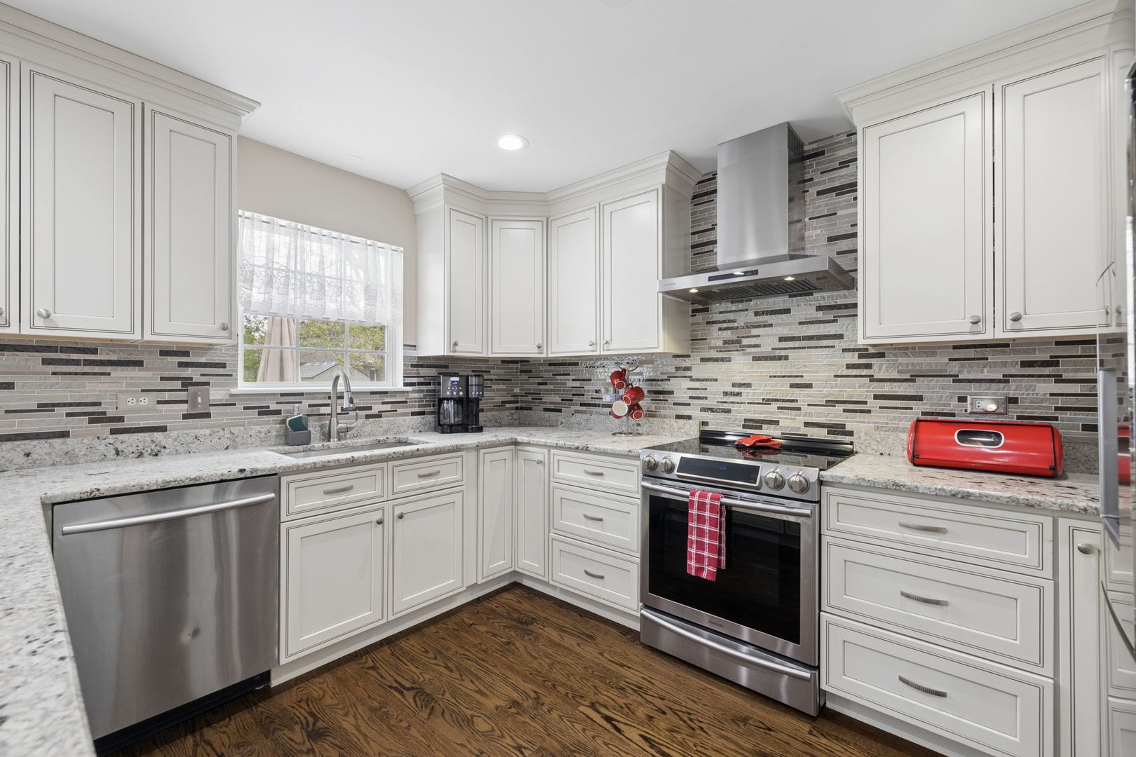 623 Wild Indigo Avenue Romeoville, IL 60446 - Photo 6 of 24