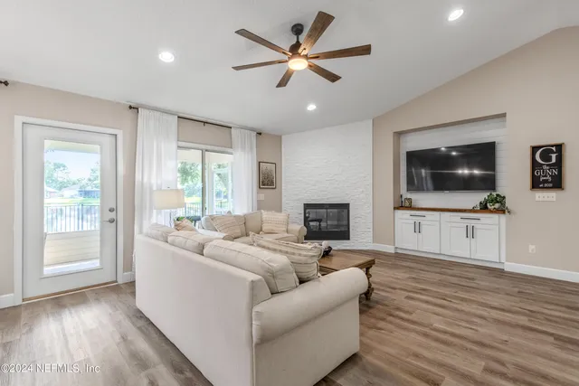 $2,600 | 1587 Shelter Cove Drive, Fleming Island, FL 32003