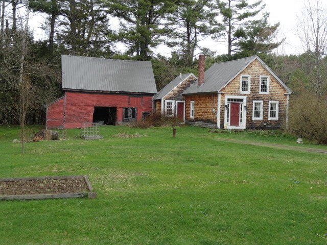 218 Cemetery Road Bath, NH 03740 - Photo 1 of 10
