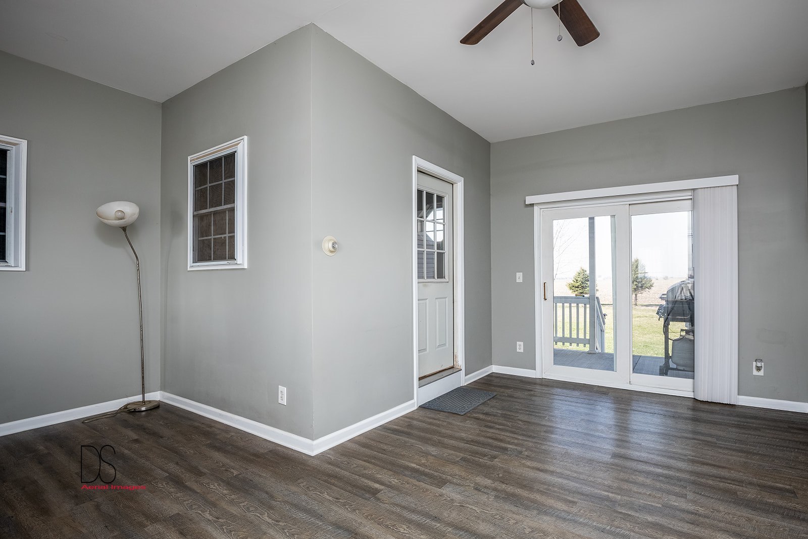 3527 East 11th Road Ottawa, IL 61350 - Photo 22 of 43