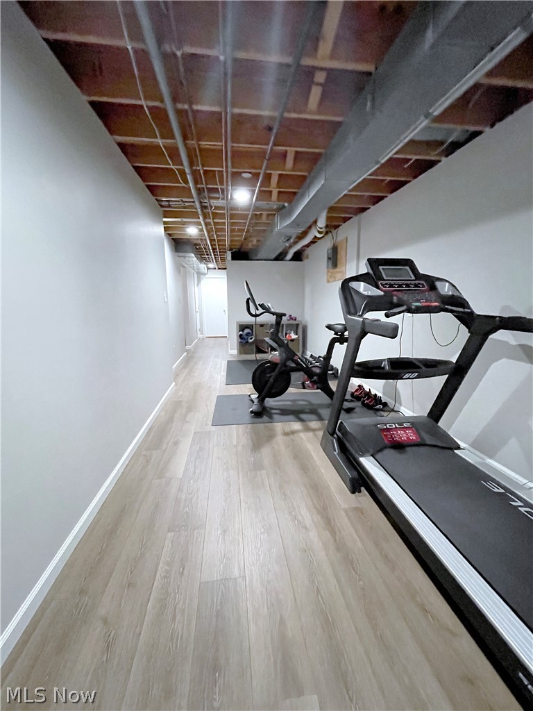 718 Sunridge Road Fairlawn, OH 44333 - Photo 43 of 49 Exercise area with light wood-type flooring