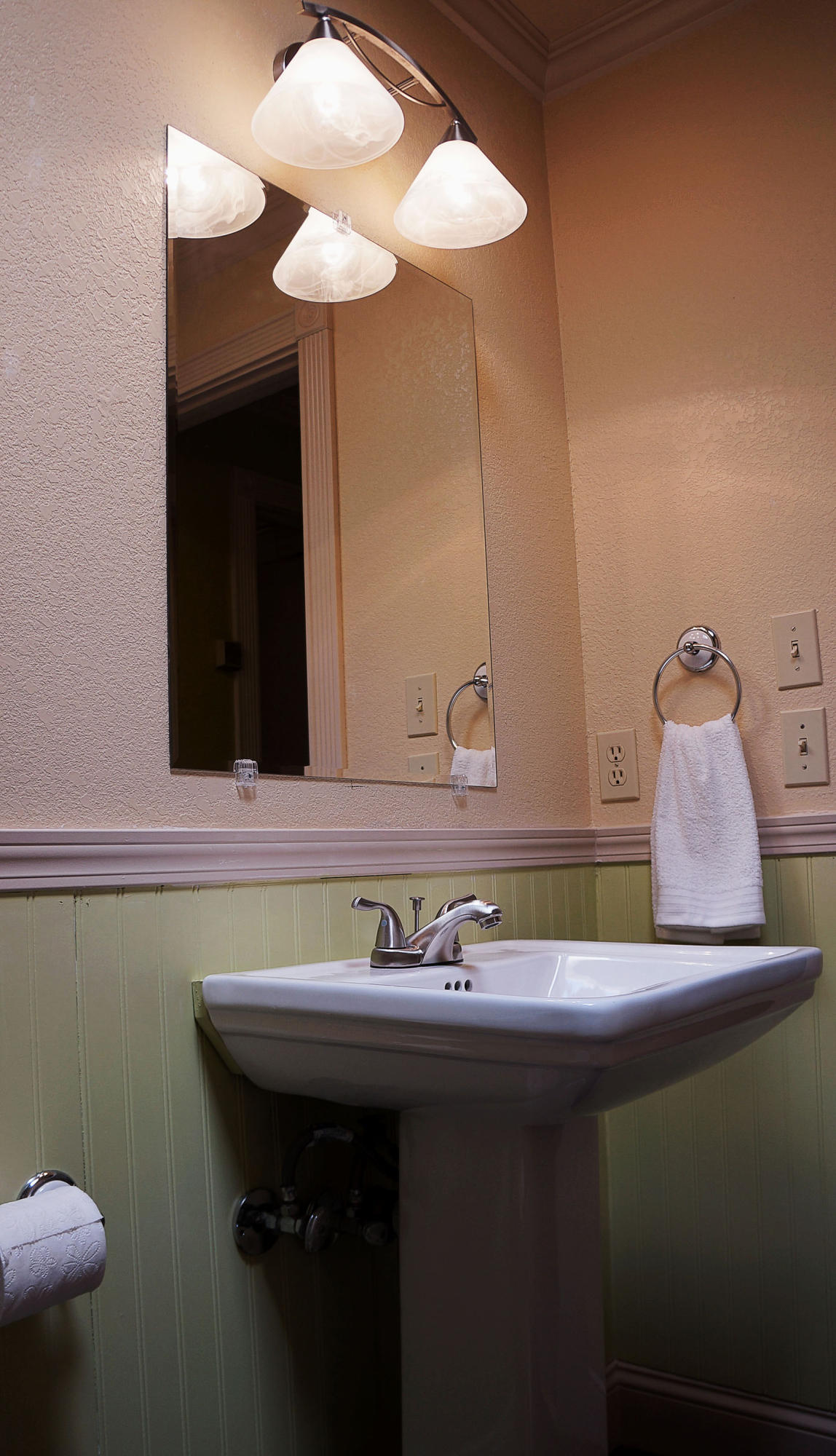7706 Hidden Meadows Road Shingletown, CA 96088 - Photo 49 of 52 2nd bathroom