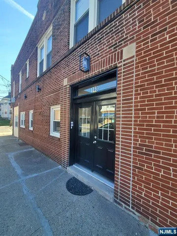 $2,000 | 160 Stuyvesant Avenue, Unit 2, Kearny, NJ 07032
