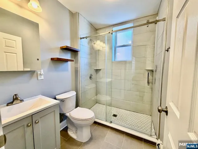 $2,000 | 160 Stuyvesant Avenue, Unit 2, Kearny, NJ 07032