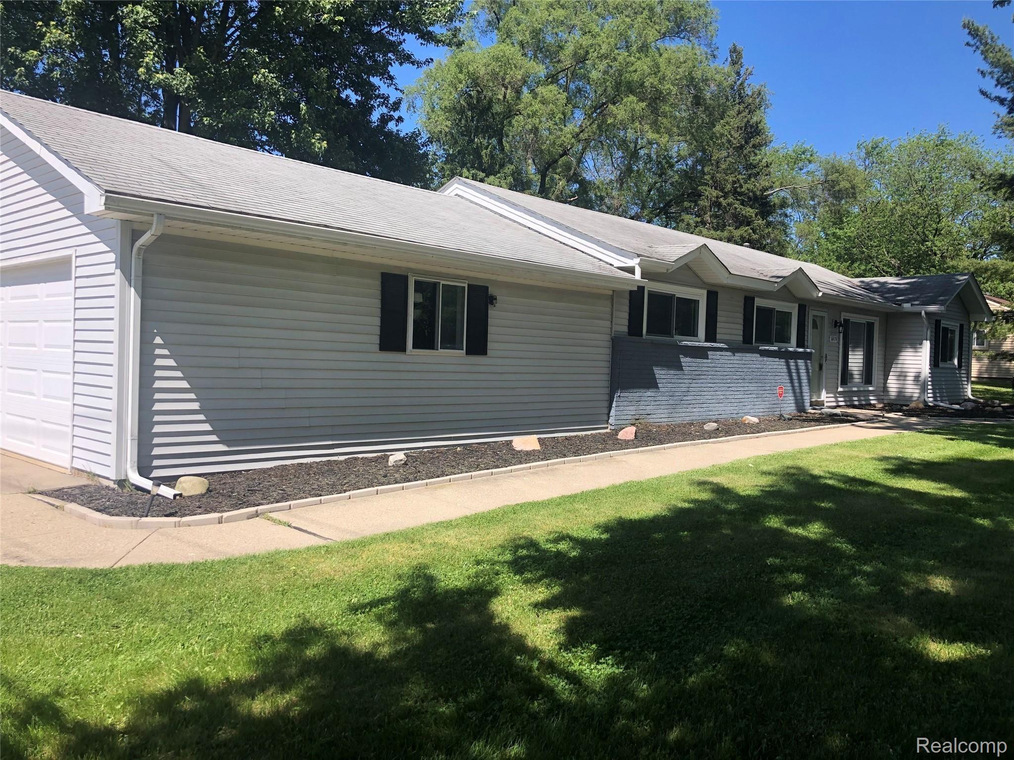 6474 Greer Road West Bloomfield, MI 48324 - Photo 25 of 29 Greer 6474 front 2.jpg