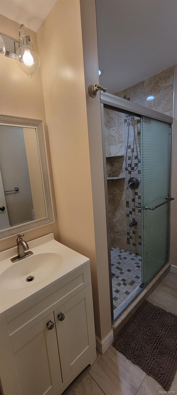 2740 Lake Angelus Road Waterford, MI 48329 - Photo 31 of 52 Gallery Image 31