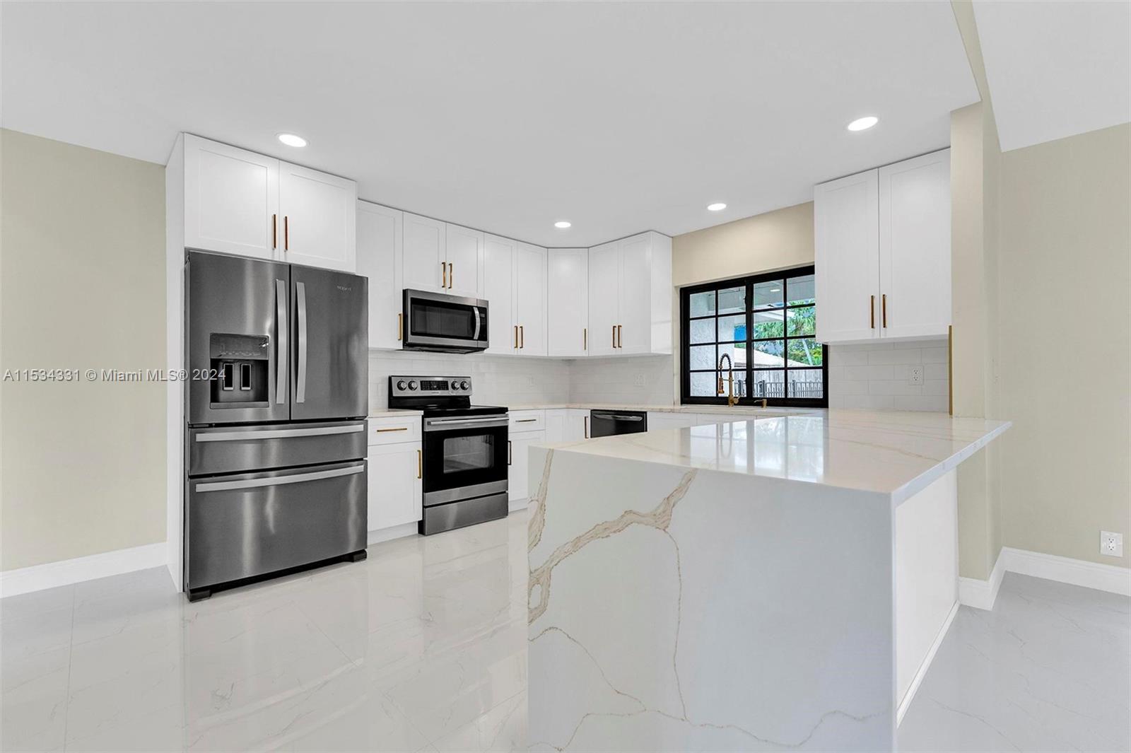 20871 Sugarloaf Lane Boca Raton, FL 33428 - Photo 4 of 44 Gallery Image 4