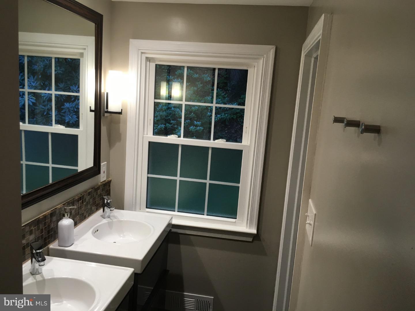 239 Arden Road Conshohocken, PA 19428 - Photo 10 of 15 Master Bathroom