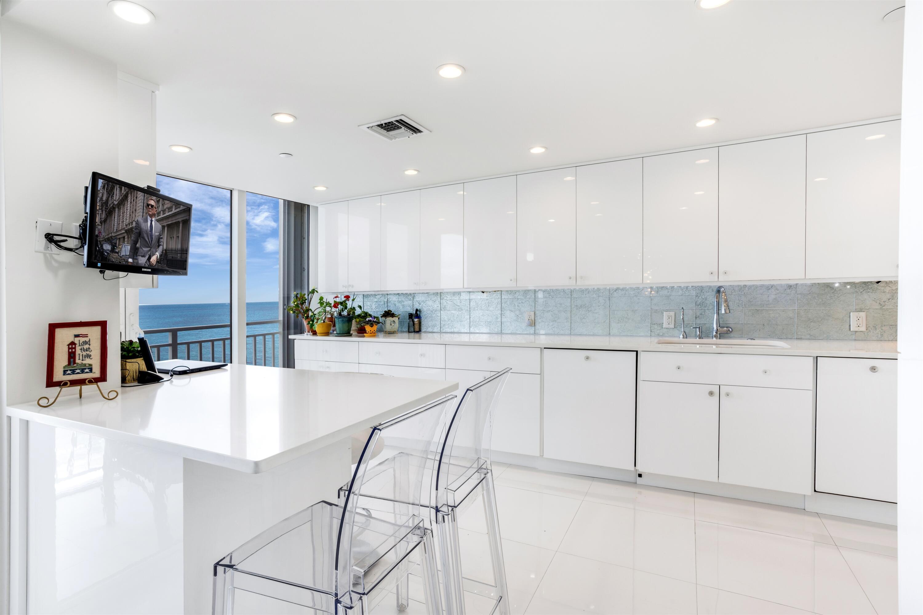 2600 South Ocean Boulevard, Unit 11E Boca Raton, FL 33432 - Photo 13 of 46 BREAKFAST NOOK