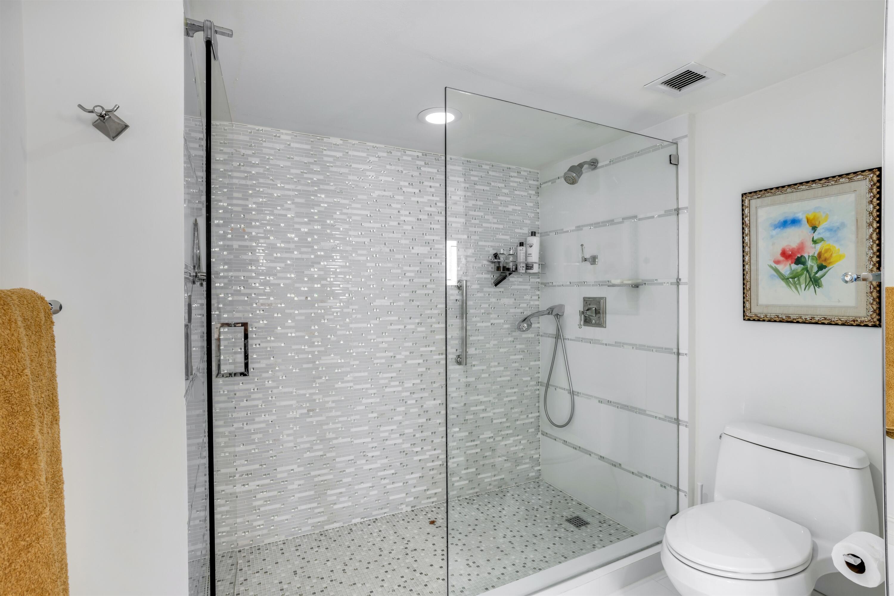 2600 South Ocean Boulevard, Unit 11E Boca Raton, FL 33432 - Photo 18 of 46 PRIMARY BATH