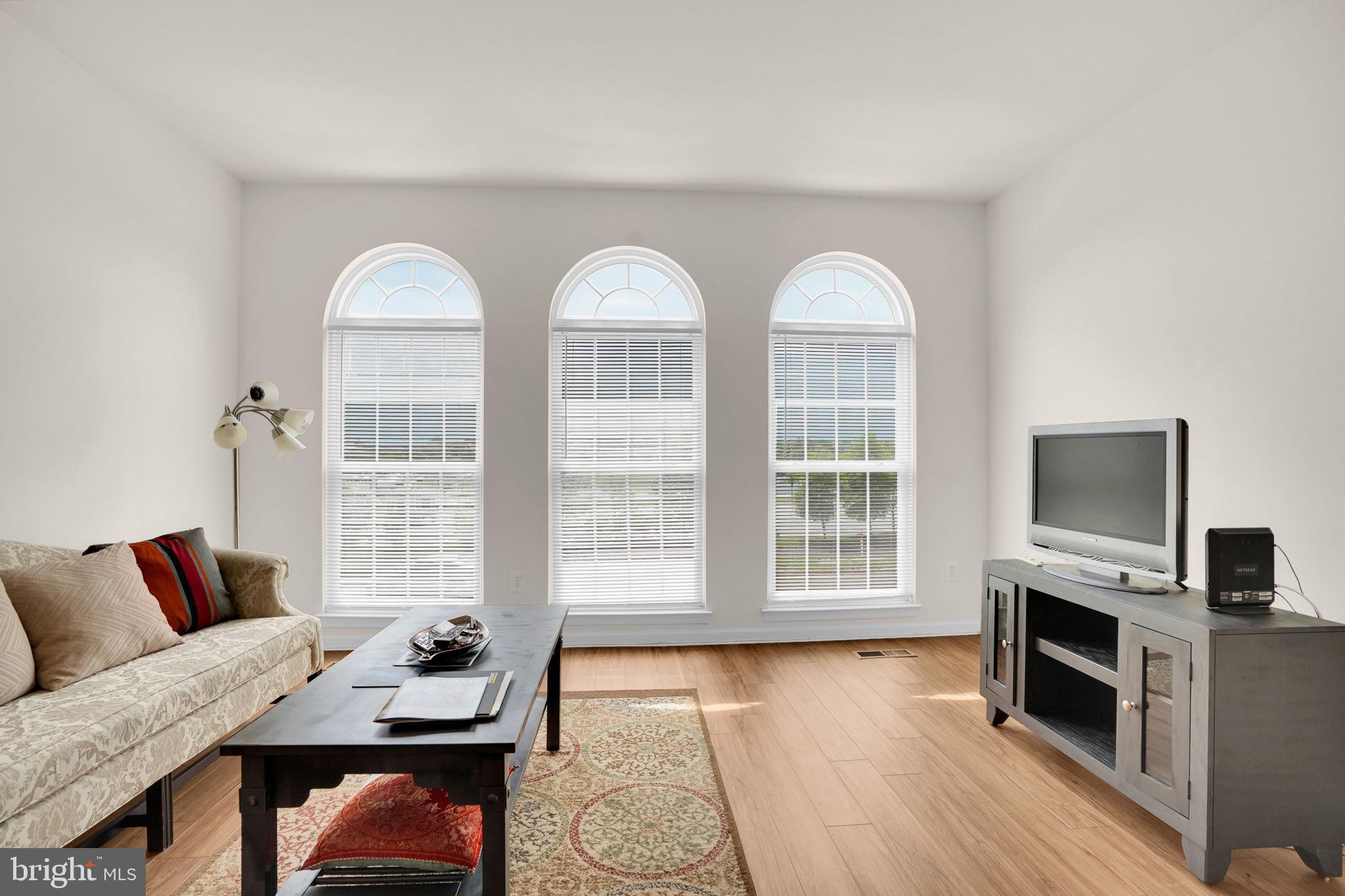 25015 Riding Center Drive Chantilly, VA 20152 - Photo 7 of 39 Gallery Image 7