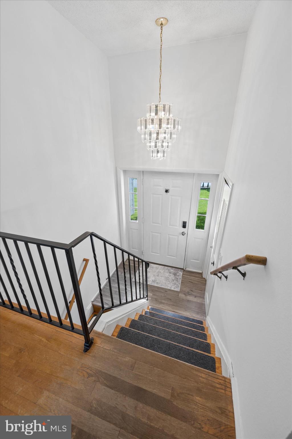 1607 Wise Road Point of Rocks, MD 21777 - Photo 8 of 36 Foyer