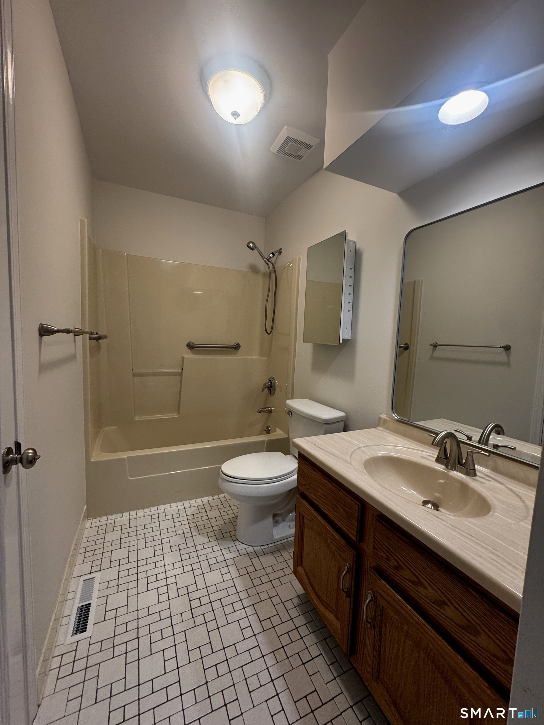 9 Woodhill Road, Unit 9 Milford, CT 06461 - Photo 13 of 25