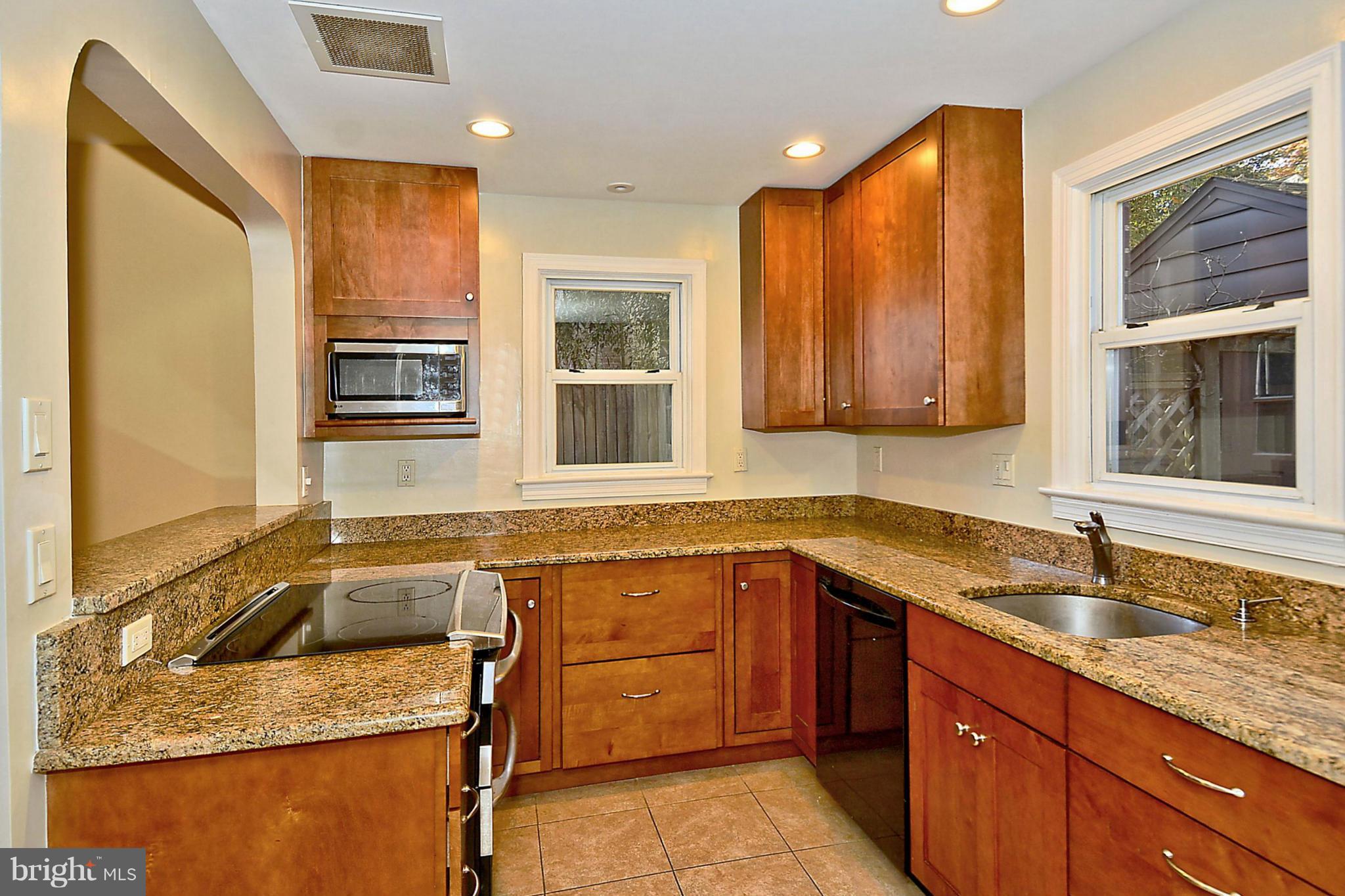 422 Windsor Street Silver Spring, MD 20910 - Photo 12 of 27 Kitchen