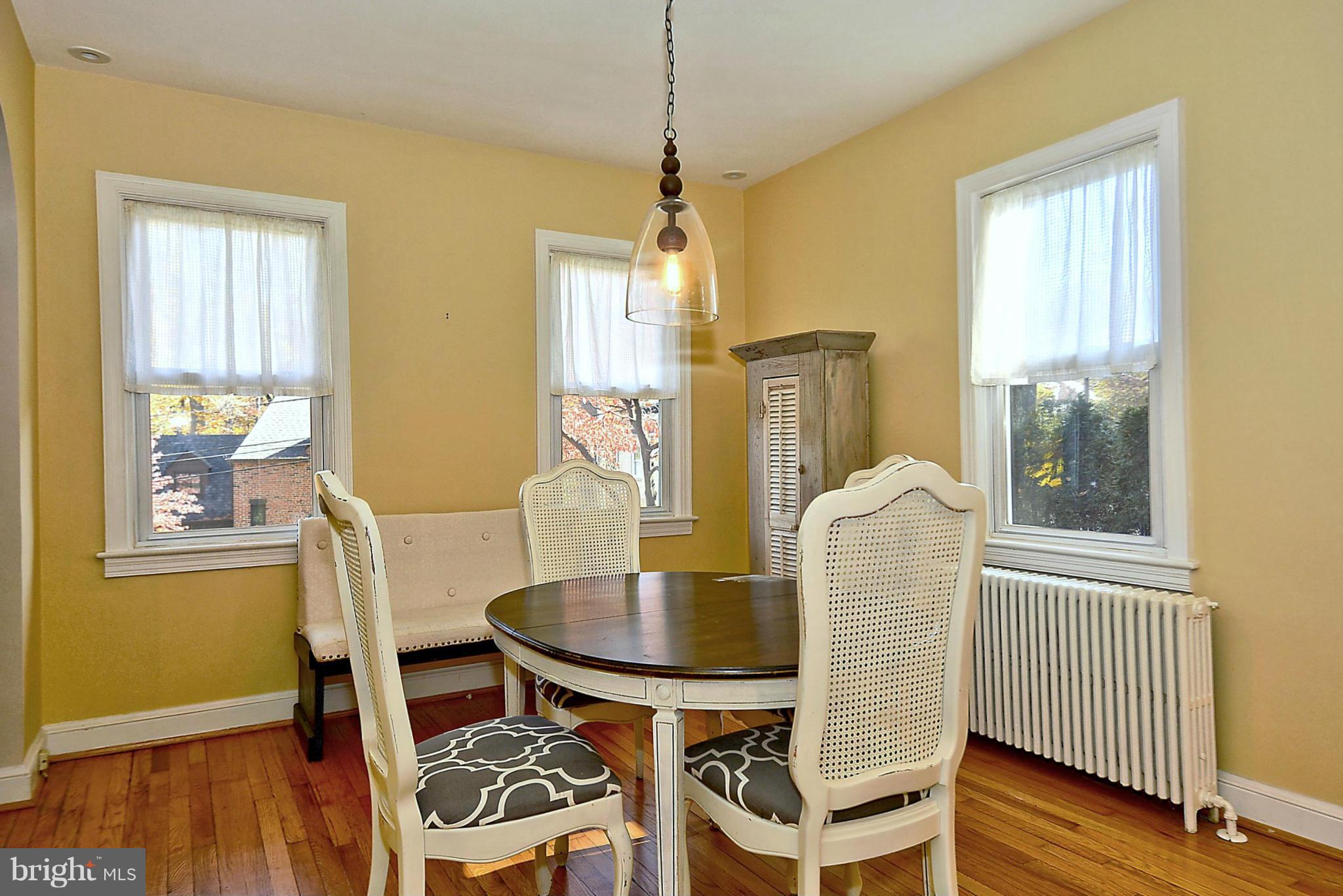 422 Windsor Street Silver Spring, MD 20910 - Photo 8 of 27 Dining Room
