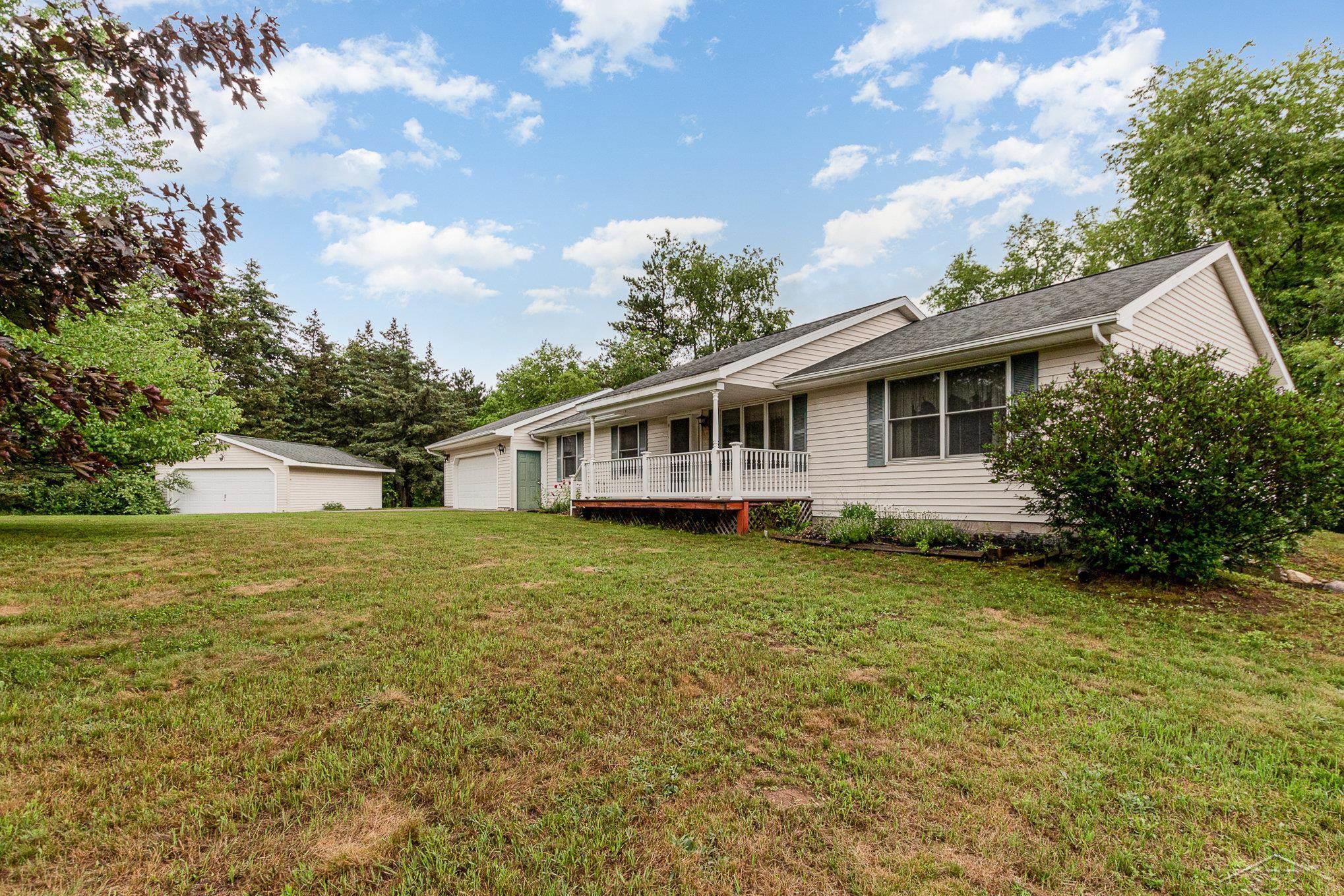 1903 South Rolland Road Remus, MI 49340 - Photo 17 of 34 Front