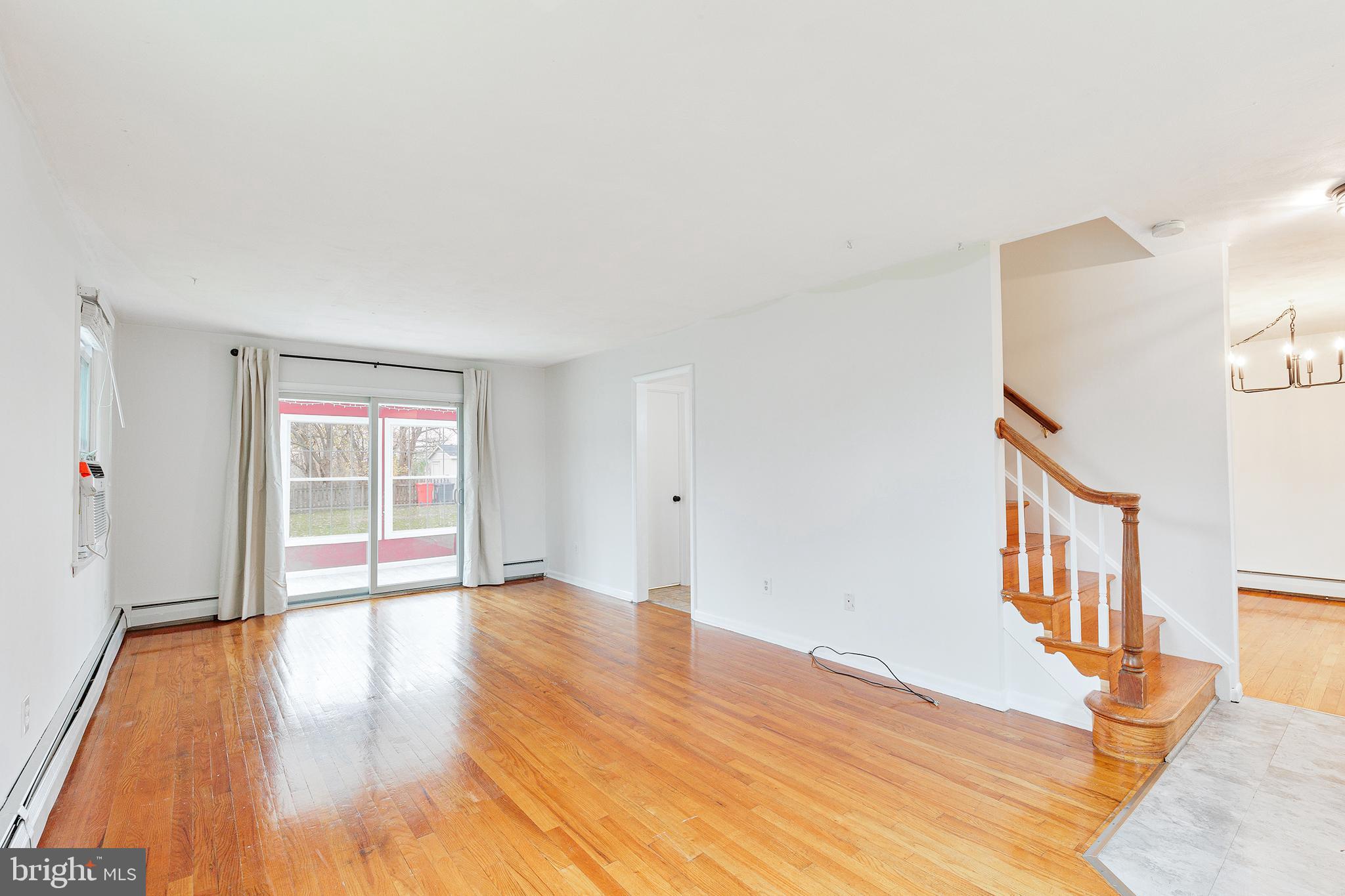 125 Rodes Avenue Gettysburg, PA 17325 - Photo 6 of 41 Living Room