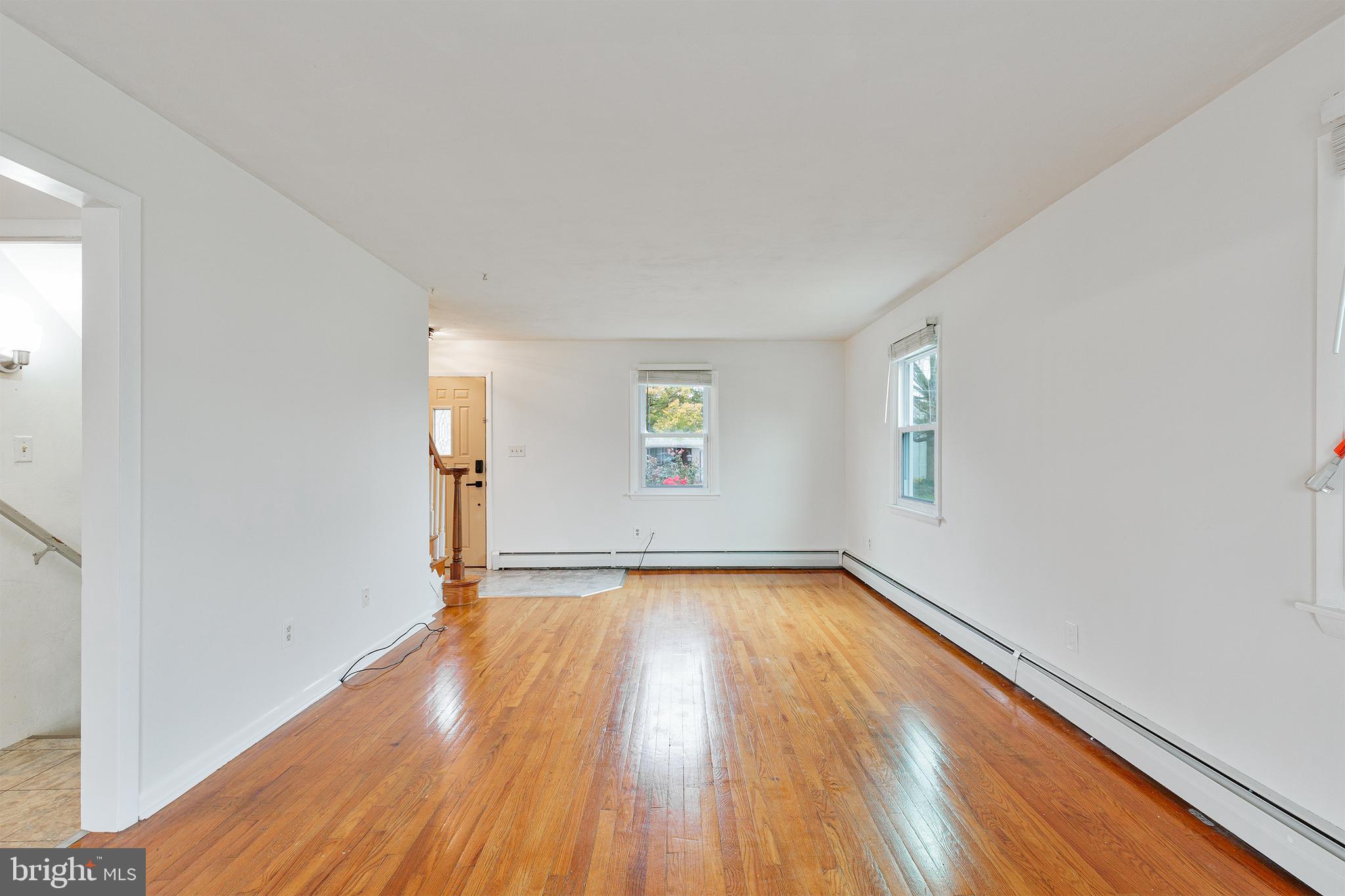 125 Rodes Avenue Gettysburg, PA 17325 - Photo 7 of 41 Living Room